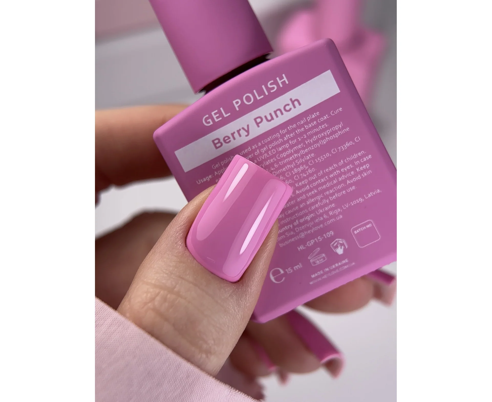 HEYLOVE Gellak BERRY PUNCH, 15ml - Afbeelding 2